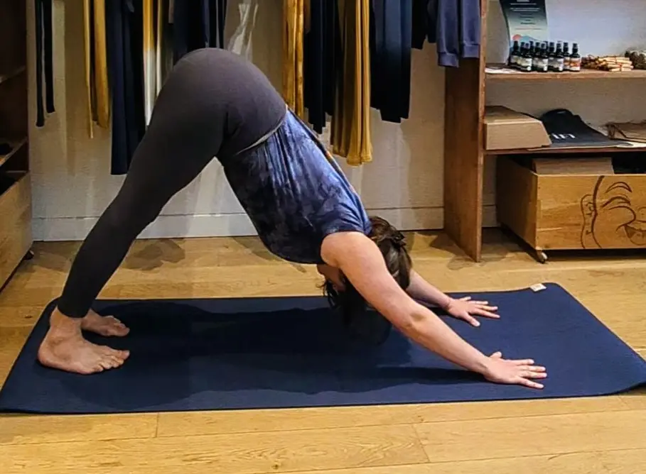 Séance de Yoga collectif en studio à Bordeaux – Adapté à tous les niveaux